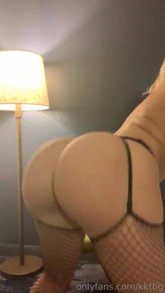 KRISTEN KINDLE Garter Stockings & Lots of booty claps onlyfans porn videos on ladyda.com