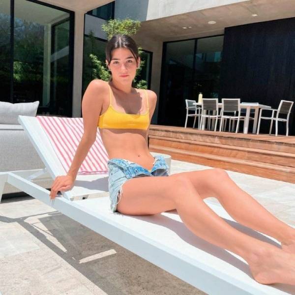 Charli D’Amelio Poolside Bikini Strip Posing Set Leaked - Usa on ladyda.com