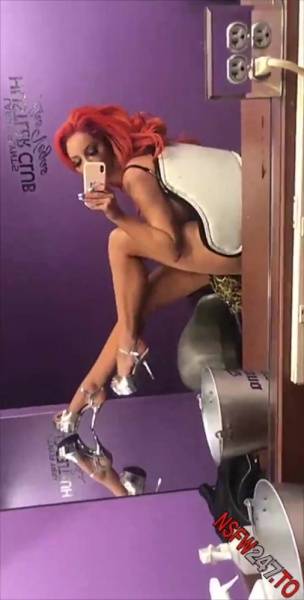 Nicolette Shea tease after photoshoot snapchat premium xxx porn videos on ladyda.com