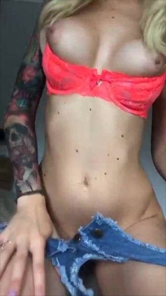 Missttkiss morning naked teasing xxx porn videos on ladyda.com