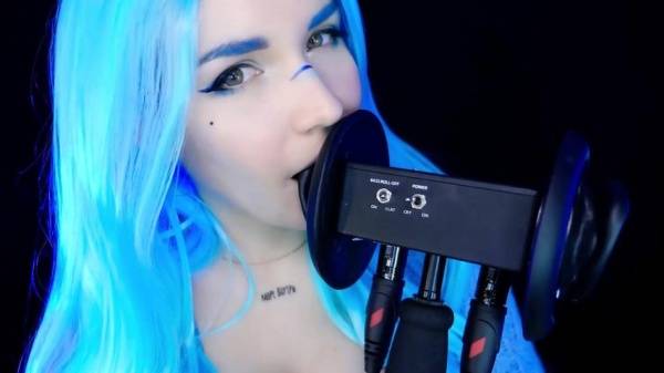 ASMR Kitty Klaw - Licking & Mouth sounds on ladyda.com