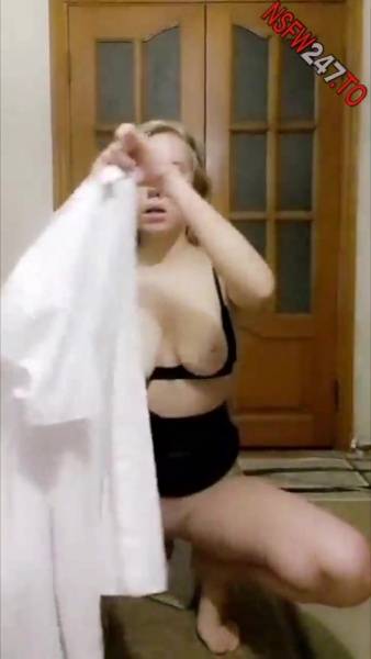 Daisy Shai striptease & pussy play on the floor snapchat premium xxx porn videos on ladyda.com