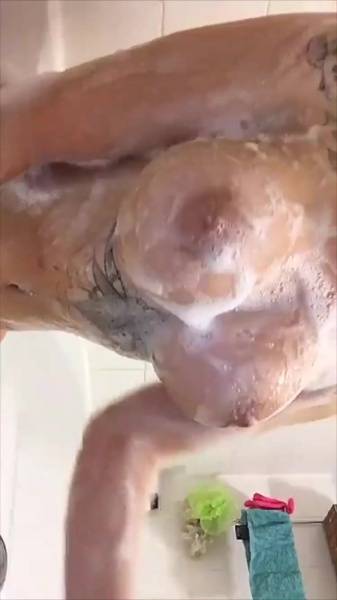 Stacey Carlaa naked bathtub teasing snapchat premium xxx porn videos on ladyda.com