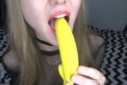 Peas And Pies Banana Sucking Sensual ASMR Video on ladyda.com