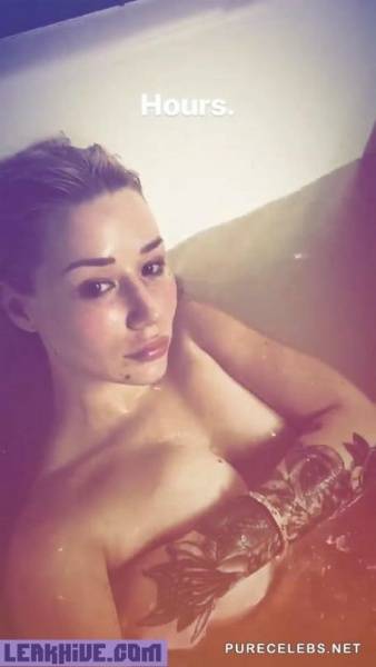Leaked Iggy Azalea Sexy Topless Selfie Photo on ladyda.com