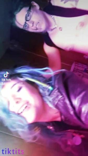 An informal girl found a hungry nerd to fuck her like in a movie and leaked the video to TikTok on ladyda.com