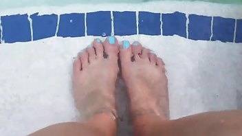 Annah12 underwater toes 2018_07_21 - OnlyFans free porn on ladyda.com