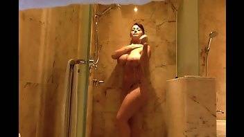 Sophie Dee shower stream - OnlyFans free porn on ladyda.com