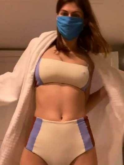 Nude Tiktok Leaked Jessica Alba shaking her fat ass on ladyda.com