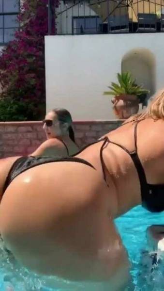Nude Tiktok Leaked Scarlett Johansson on her knees 26 what an ass on ladyda.com