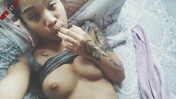Honey Gold self recording pussy fingering onlyfans porn videos on ladyda.com