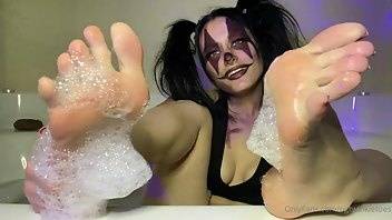 Waifufeetmilk Clown JOI in bathtub xxx onlyfans porn on ladyda.com