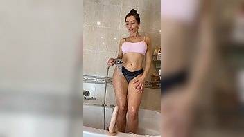 Soyneiva Today I have been very bad in the shower xxx onlyfans porn on ladyda.com