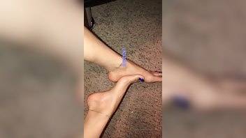 Lindabooxo blue toes part 4 xxx onlyfans porn on ladyda.com