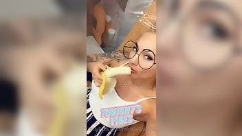 Michaelaisizzu Eating a banana while an Asian guy was doing my ped xxx onlyfans porn on ladyda.com