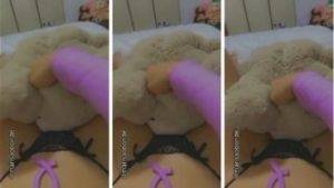 Juliana Bonde teddy bear pussy rubbing thothub on ladyda.com