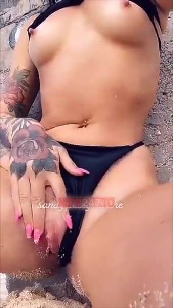 Madeleine Ivyy boobs & pussy flashing on public beach snapchat premium xxx porn videos on ladyda.com