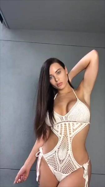 Lana Rhoades sexy teasing snapchat premium xxx porn videos on ladyda.com