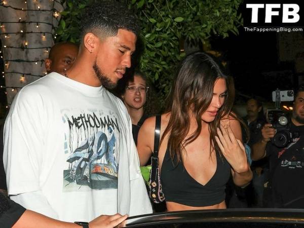 Kendall Jenner & Devin Booker Arrive at Catch Steak in WeHo on ladyda.com