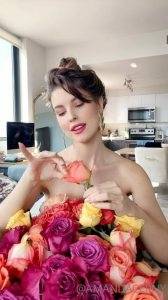 Amanda Cerny Flowers on ladyda.com