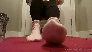 Beneathmytoes so cold outside so warm in my these shoes onlyfans leaked video on ladyda.com