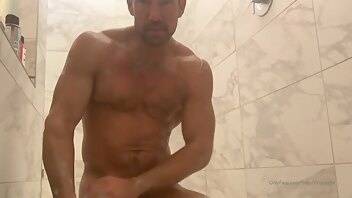 Thejohnnycastle come join me in the shower on ladyda.com