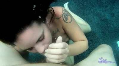 Shawna Hill giving blowjob underwater on ladyda.com