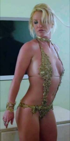 Britney Spears ultra fuckable milf body on ladyda.com