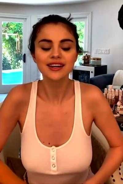 Selena Gomez on ladyda.com