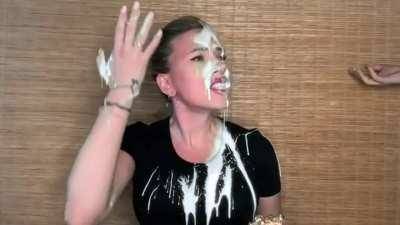 Scarlett Johansson getting Slimed on ladyda.com