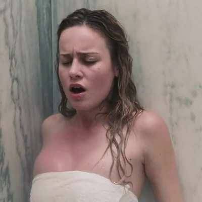 Brie Larson cumming in the shower on ladyda.com