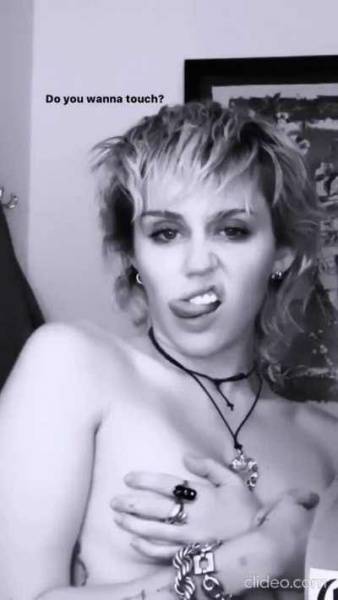 Miley Cyrus teasing on ladyda.com