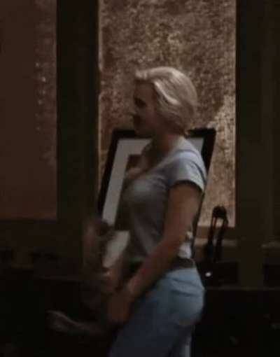 Scarlett Johansson's ass is so tight on jeans on ladyda.com