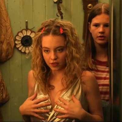 Want to grope Sydney Sweeney's huge tits and make her ride on top of me on ladyda.com