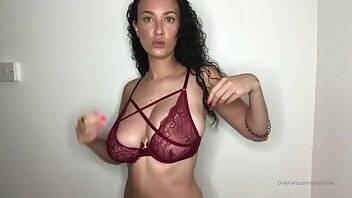 Joey Fisher bra try outs on ladyda.com