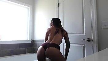Alexis Zara Twerk That Booty ManyVids Free Porn Videos on ladyda.com