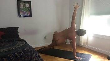 Denise foxxx naked yoga muscular women all natural muscle worship porn video manyvids on ladyda.com