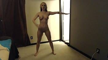 Emma_frost naked workout on ladyda.com
