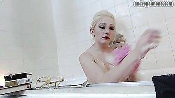 Audreysimone smoking in the bathtub xxx video on ladyda.com
