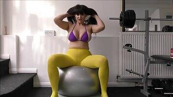 SuperiorWoman Gym Wanker xxx video on ladyda.com