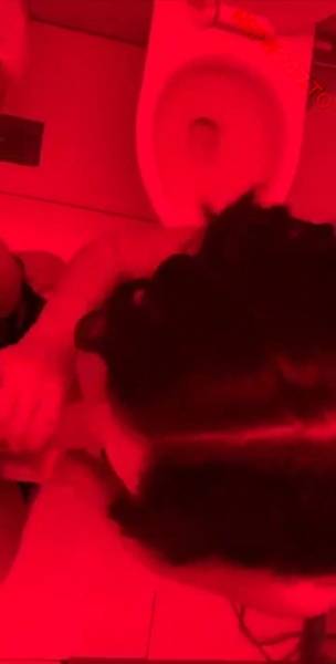 Rainey James giving head a guy in club toilet snapchat premium xxx porn videos on ladyda.com