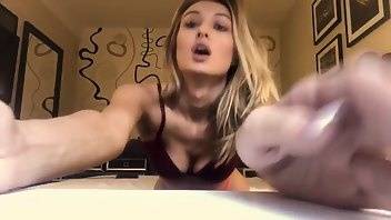 Natalia Starr krasuktsya in front of the camera premium free cam snapchat & manyvids porn videos on ladyda.com