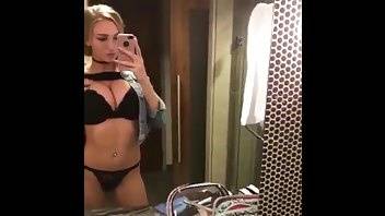 Kendra Sunderland shows off figure premium free cam snapchat & manyvids porn videos on ladyda.com