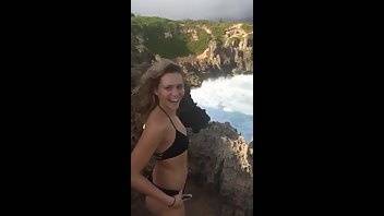 Mia Malkova pees premium free cam snapchat & manyvids porn videos on ladyda.com