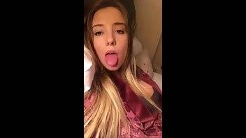 Haley Reed sucks finger premium free cam snapchat & manyvids porn videos on ladyda.com