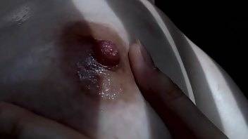Pira_pira_onthewall oiled tit bouncing & grabbing xxx premium manyvids porn videos on ladyda.com