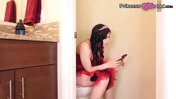 Ellie Idol prom queen struggles on the toilet xxx premium porn videos on ladyda.com