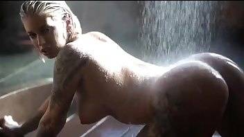 Vicky Aisha Onlyfans Nude bath video on ladyda.com