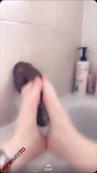 Lucy Loe foot job snapchat premium xxx porn videos on ladyda.com