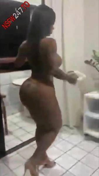 Valentina Ferraz cleaning naked porn videos on ladyda.com